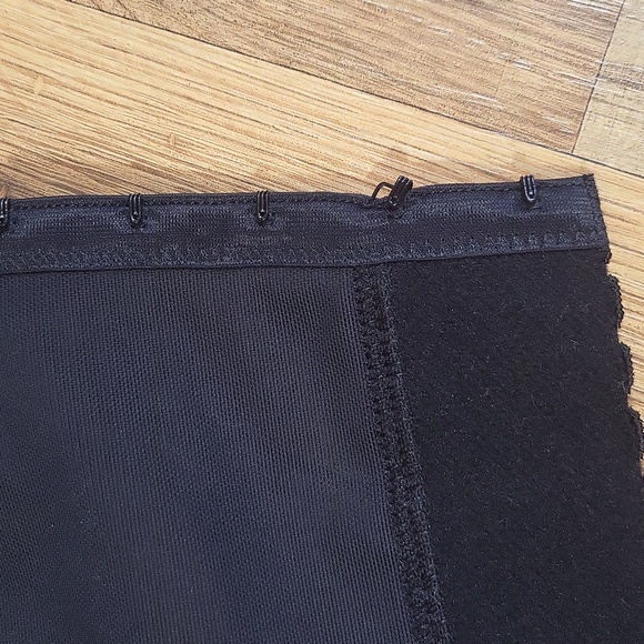 GODDESS Black Lace Underwire Structured Bustier Bra with Detachable Straps - 38C - Picture 13 of 14